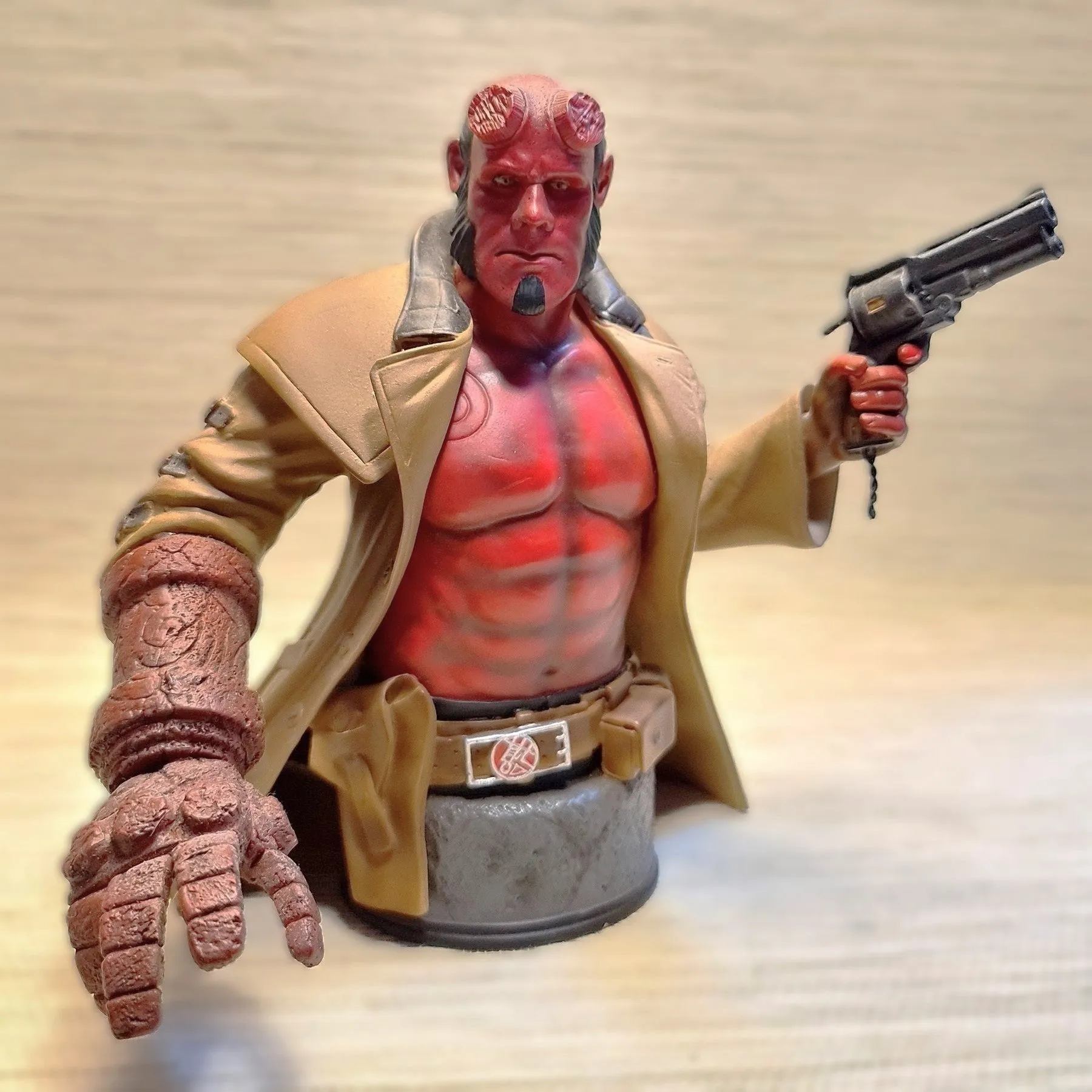 HELLBOY 2 The Golden Army HELLBOY mini bust by Gentle Giant